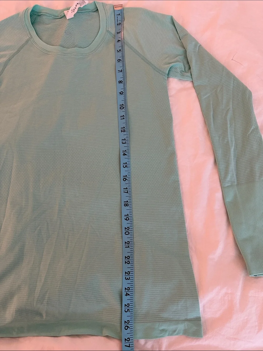 Lululemon Women’s Lightweight Long-Sleeve Top in Mint - EUC - Size 8